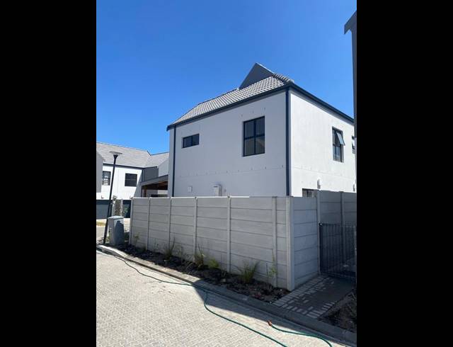 3 BEDROOM DUPLEX FOR SALE IN SILVER OAKS